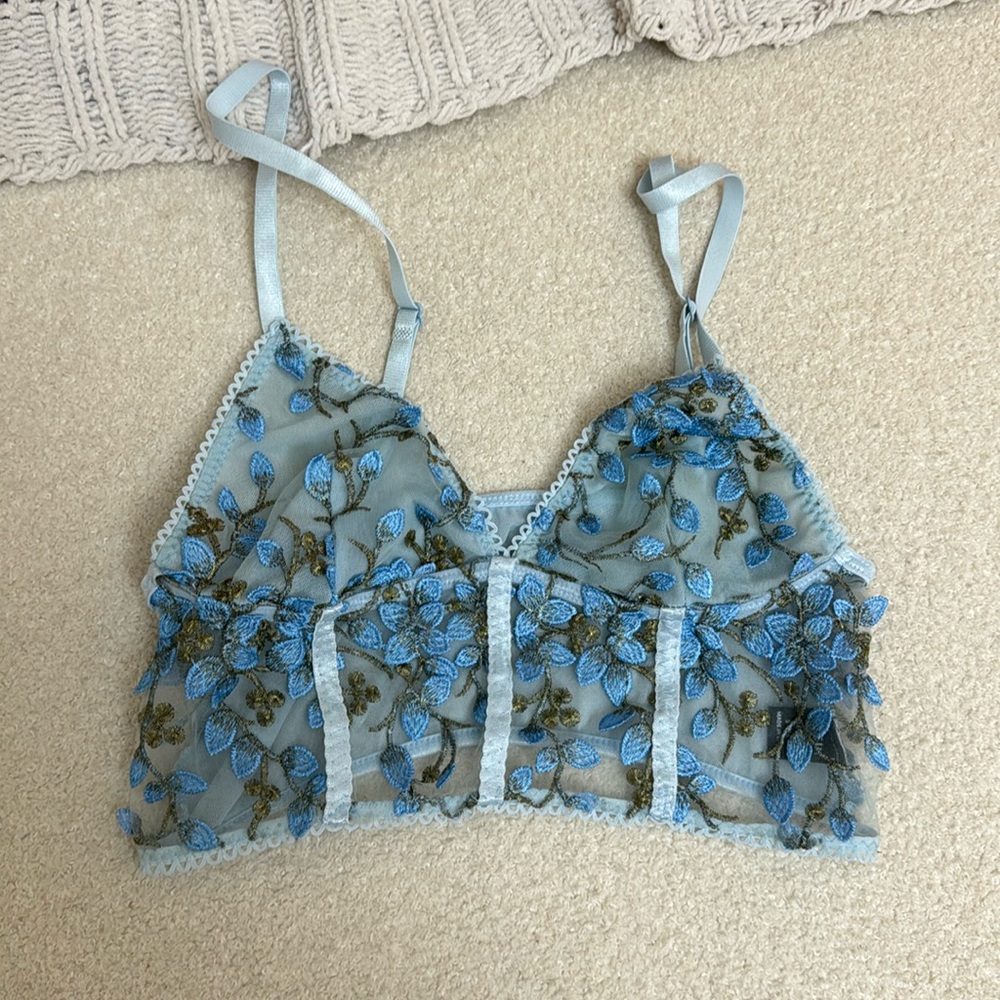 Blue floral crop top